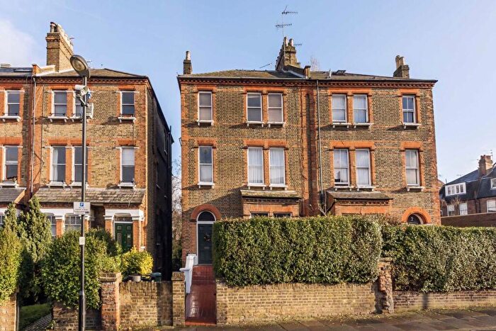2 Bedroom Flat To Rent In Dalmeny Road, Tufnell Park, N7