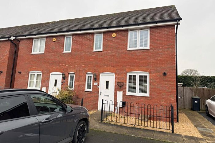 3 Bedroom Semi Detached House For Sale In Shackleton Gardens, Flitwick, MK45
