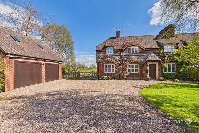 4 Bedroom Cottage For Sale In Thatched Cottages, Longford, DE6