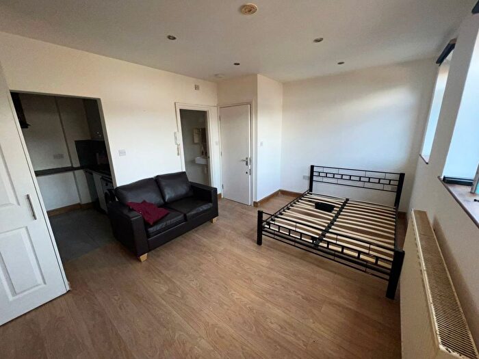 Studio To Rent In East Barnet Road, New Barnet, Barnet, EN4