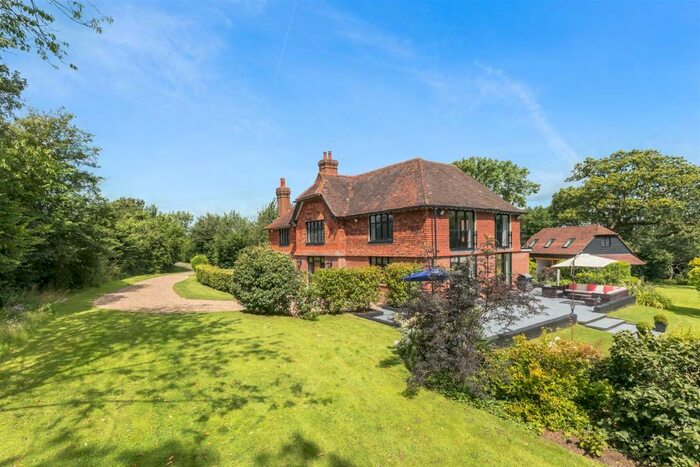 4 Bedroom Detached House For Sale In Shoreham Road, Henfield, BN5