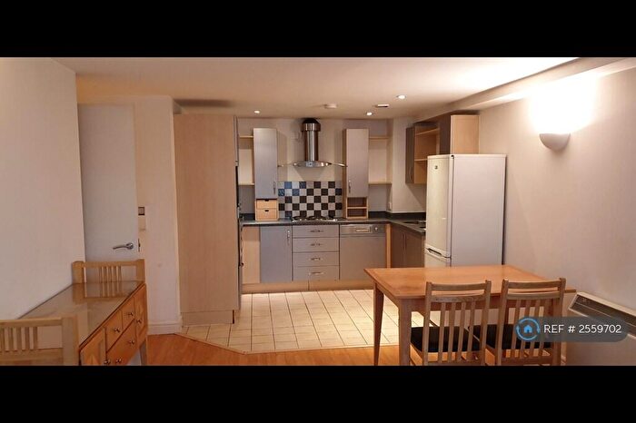 2 Bedroom Flat To Rent In Whitworth Street West, Manchester, M1