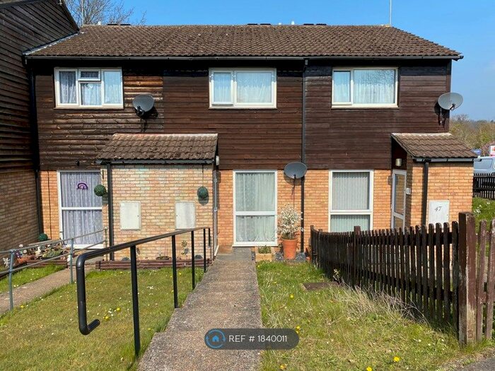 2 Bedroom Terraced House To Rent In Lockholt Close, Ashford, TN23