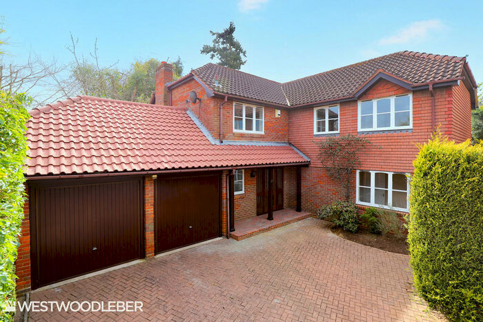 5 Bedroom Detached House To Rent In Glenwood, Broxbourne, EN10