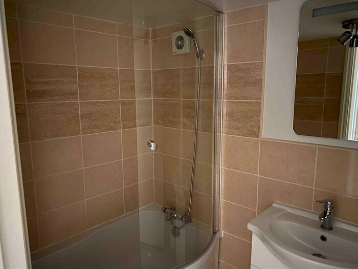 2 Bedroom Flat To Rent In Flat, Coborn Mews, London, E3