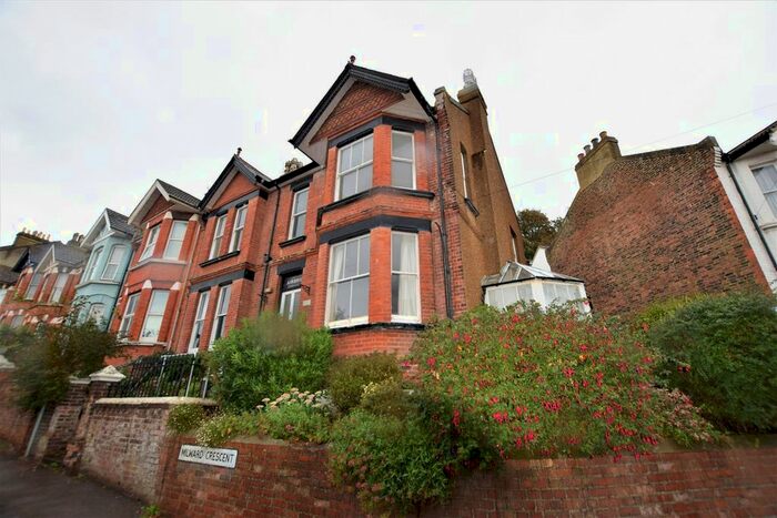 3 Bedroom Flat To Rent In Milward Road, Hastings, TN34