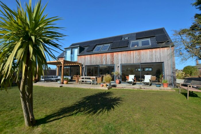 4 Bedroom Detached House For Sale In Doddshill Road, Dersingham, King's Lynn, PE31