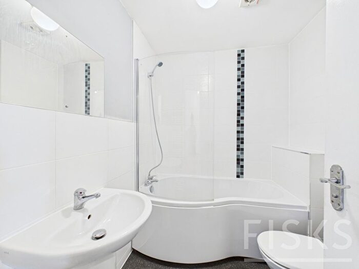 2 Bedroom Block Of Flats For Sale In Saxon Court, Benfleet, SS7