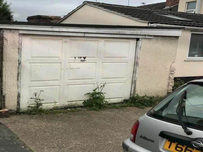 Property To Rent In Garage, Winn Street, Lincoln, Lincolnshire, Er, United Kingdom, LN2