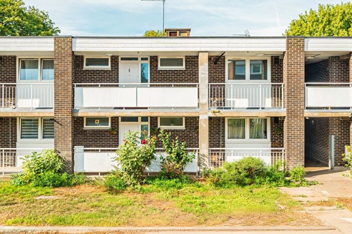 2 Bedroom Flat To Rent In Clement Close, Brondesbury Park, NW6