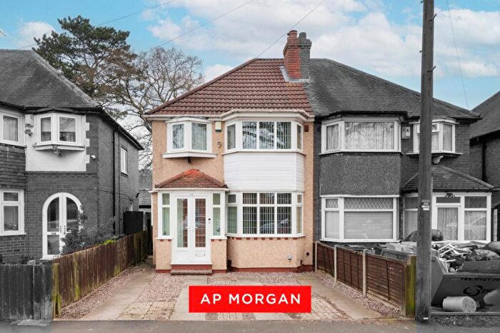 3 Bedroom Semi-Detached House For Sale In School Road, Yardley Wood, Birmingham, B14