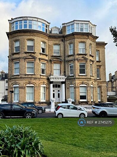 1 Bedroom Flat To Rent In Grand Avenue, Hove, BN3