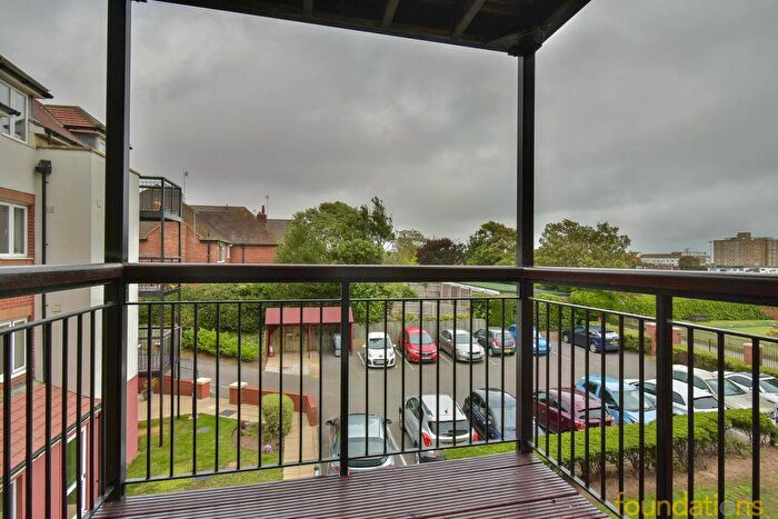 1 Bedroom Flat For Sale In Cooden Drive, Bexhill-On-Sea, TN39