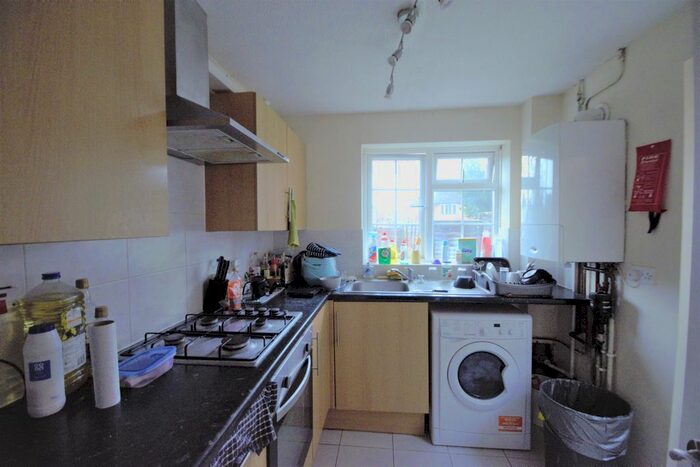 5 Bedroom Semi-Detached House To Rent In Southway, Guildford, GU2