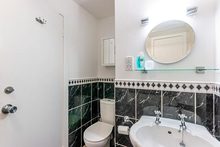 1 Bedroom Flat To Rent In Dean Bank Lane, Edinburgh, EH3