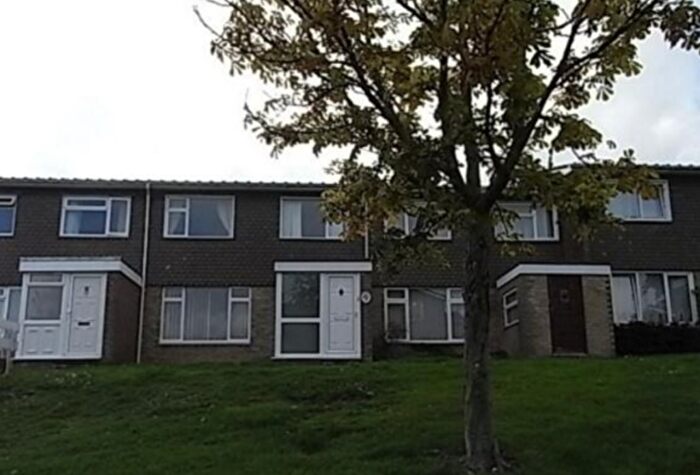 2 Bedroom House To Rent In Gainsborough Close, Wiltshire, Salisbury, SP2