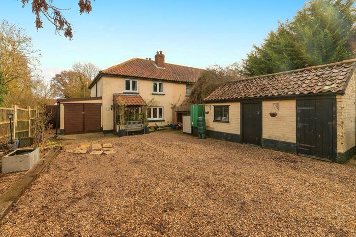 3 Bedroom End Of Terrace House For Sale In The Turnpike, Carleton Rode, Norwich, Norfolk, NR16