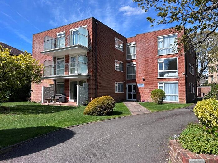 2 Bedroom Apartment For Sale In Grosvenor Road, Westbourne, BH4