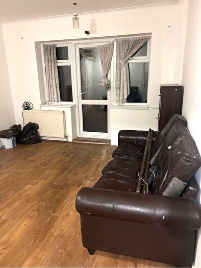 4 Bedroom Flat To Rent In Old Ford Road, London, E3