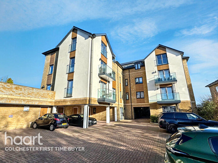 2 Bedroom Apartment For Sale In Clarendon Way, Colchester, CO1
