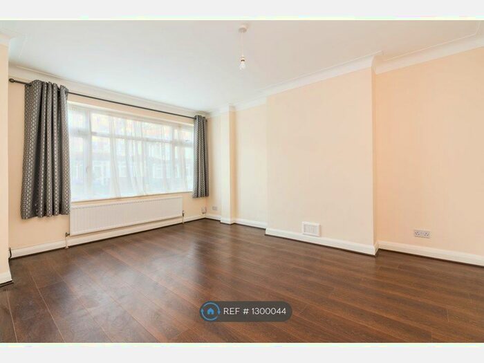 3 Bedroom Terraced House To Rent In Foxley Road, Thornton Heath CR7