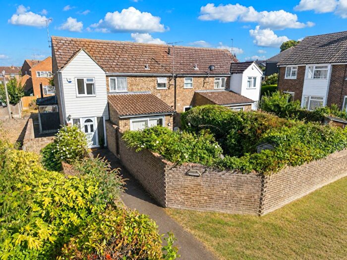 2 Bedroom End Of Terrace House For Sale In Belvedere Avenue, Hockley, Essex, SS5