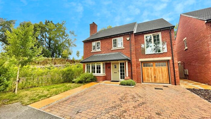 4 Bedroom Detached House For Sale In The Holt, Binton, CV37