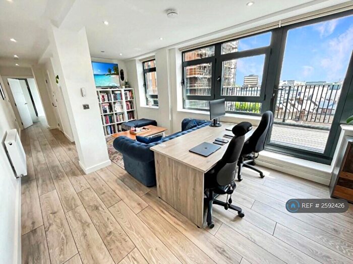 2 Bedroom Penthouse To Rent In Cresta House, Luton, LU1