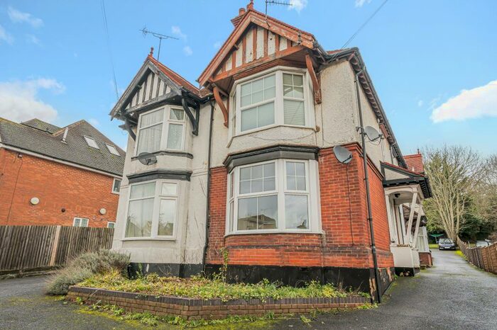 1 Bedroom Apartment To Rent In High Wycombe, Buckinghamshire, HP12