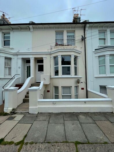 1 Bedroom Ground Flat To Rent In Goldstone Road, Hove, BN3