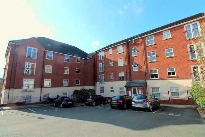 2 Bedroom Flat To Rent In Stonemere Drive, Radcliffe, Manchester, M26