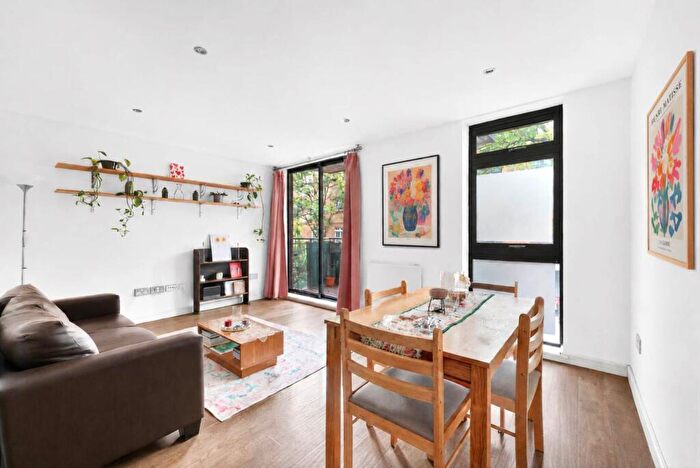 2 Bedroom Flat To Rent In Greatorex Street, Spitalfields, E1
