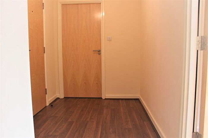 1 Bedroom Flat To Rent In Mayberry Place, Rumbow, Halesowen, West Midlands, B63