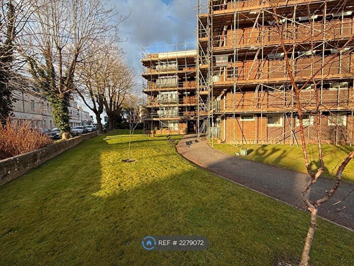 2 Bedroom Flat To Rent In Tower House, Burgess Hill, RH15