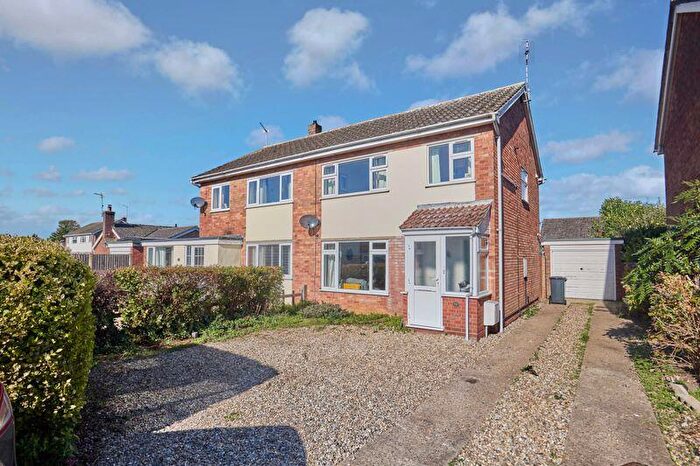 3 Bedroom Semi-Detached House For Sale In North Park, Fakenham, NR21