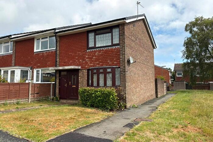 2 Bedroom End Of Terrace House For Sale In Sturt Road, Farnham, Surrey, GU9
