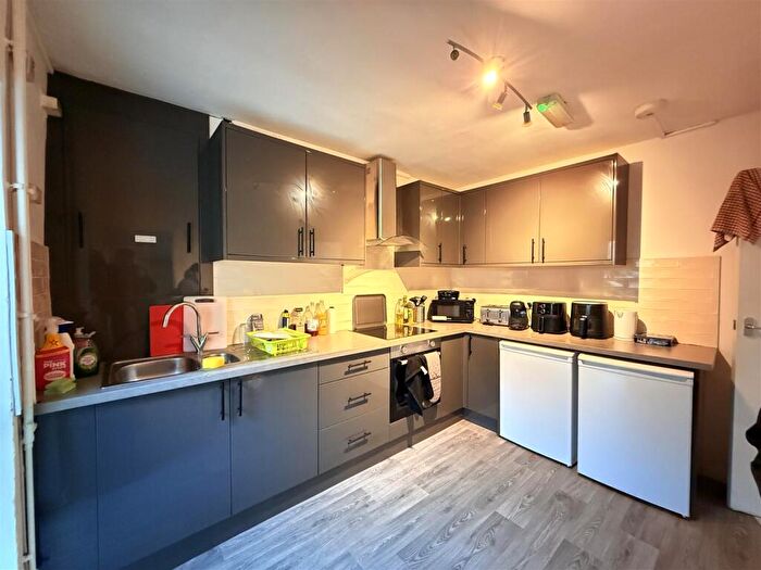 3 Bedroom House To Rent In Albert Street, Bangor, LL57