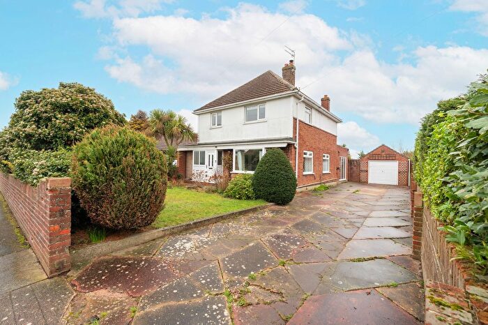 4 Bedroom Detached House For Sale In Gunton St. Peters Avenue, Gunton, NR32