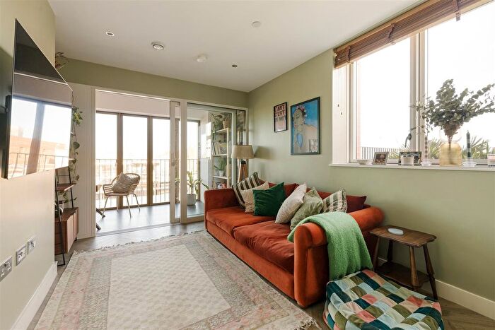 2 Bedroom Flat For Sale In Monkwood Way, Hackney, E3