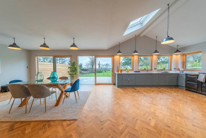 6 Bedroom Terraced House To Rent In Plawhatch Lane Sharpthorne, RH19