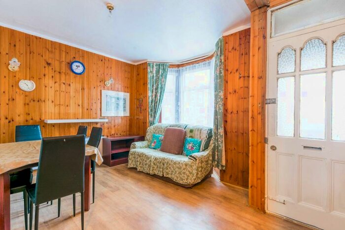 2 Bedroom Terraced House To Rent In Edinburgh Road, Plaistow, London, E13