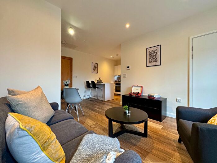 1 Bedroom Flat To Rent In Queen Street, Maidenhead, Berkshire, SL6