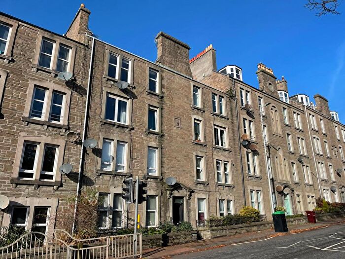2 Bedroom Flat To Rent In Forfar Road, Dundee, Angus, DD4