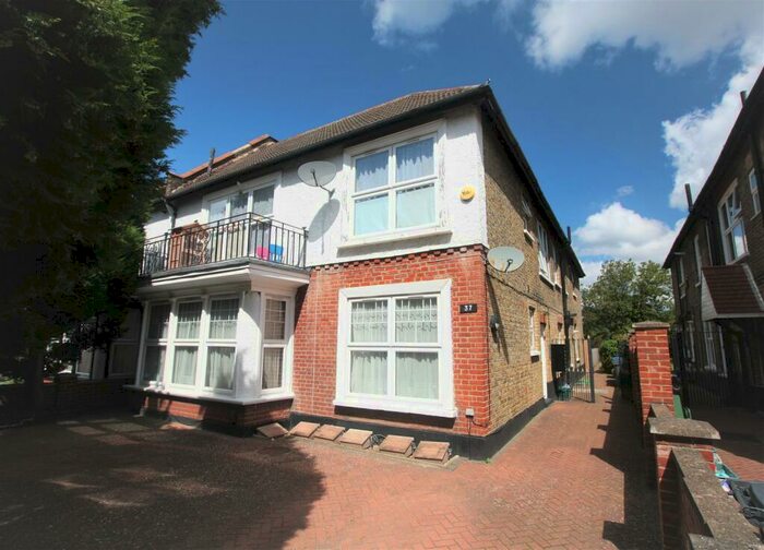 1 Bedroom Flat To Rent In Mitcham Park, Mitcham, CR4