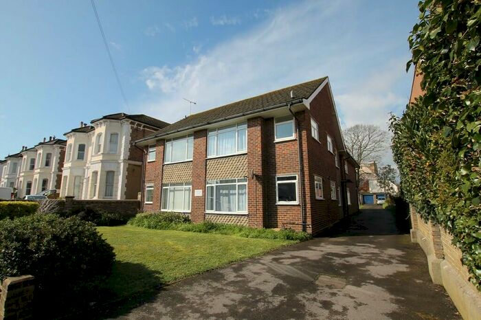 1 Bedroom Apartment To Rent In Victoria Road, Worthing, BN11
