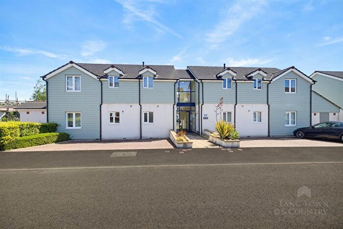 2 Bedroom Flat To Rent In Mannamead, Plymouth, PL3