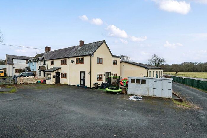 7 Bedroom Link Detached House For Sale In Llanddewi, Powys, LD1