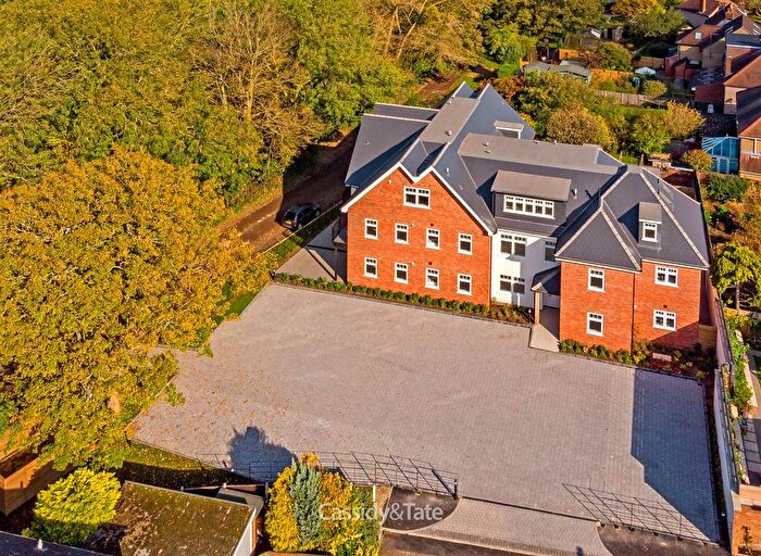 2 Bedroom Flat For Sale In The Limes, St. Albans, AL1