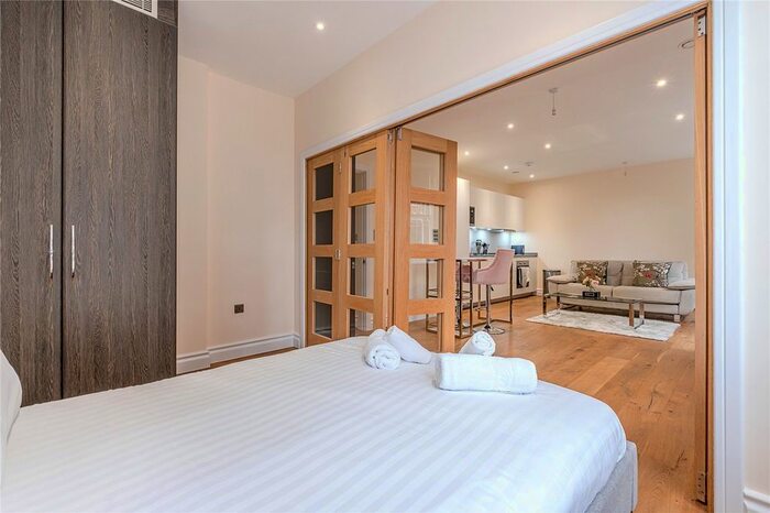 1 Bedroom Flat For Sale In Kensington High Street, London, W8