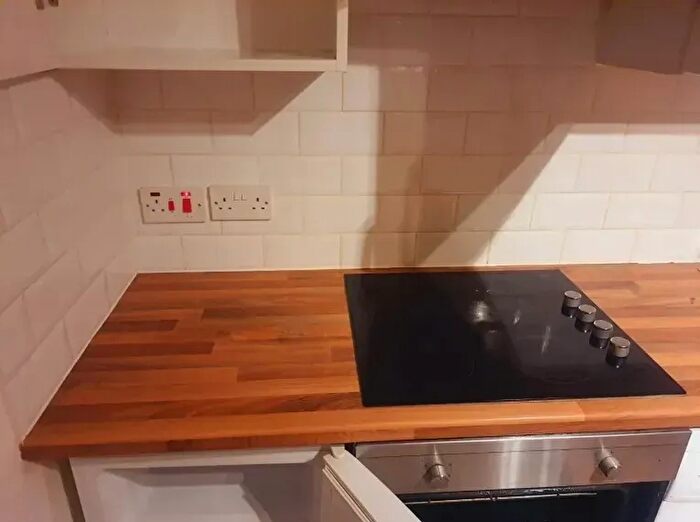 Studio To Rent In Cranfield Close, London, SE27